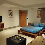 Suite Ins